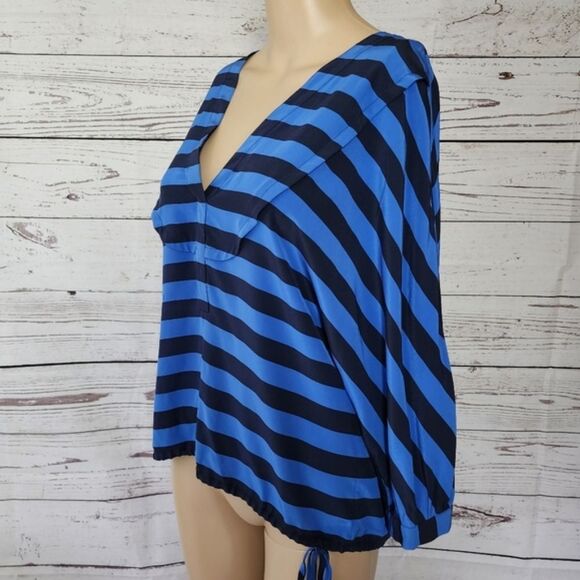 BCBGMAXAZRIA Blue Silk Shirt Small NWT - Picture 3 of 5